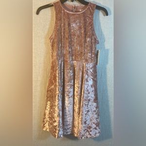 NWT Nordstrom Girls XL 14-16 Crushed Velvet Pink Twirl Sleeveless Keyhole Back.